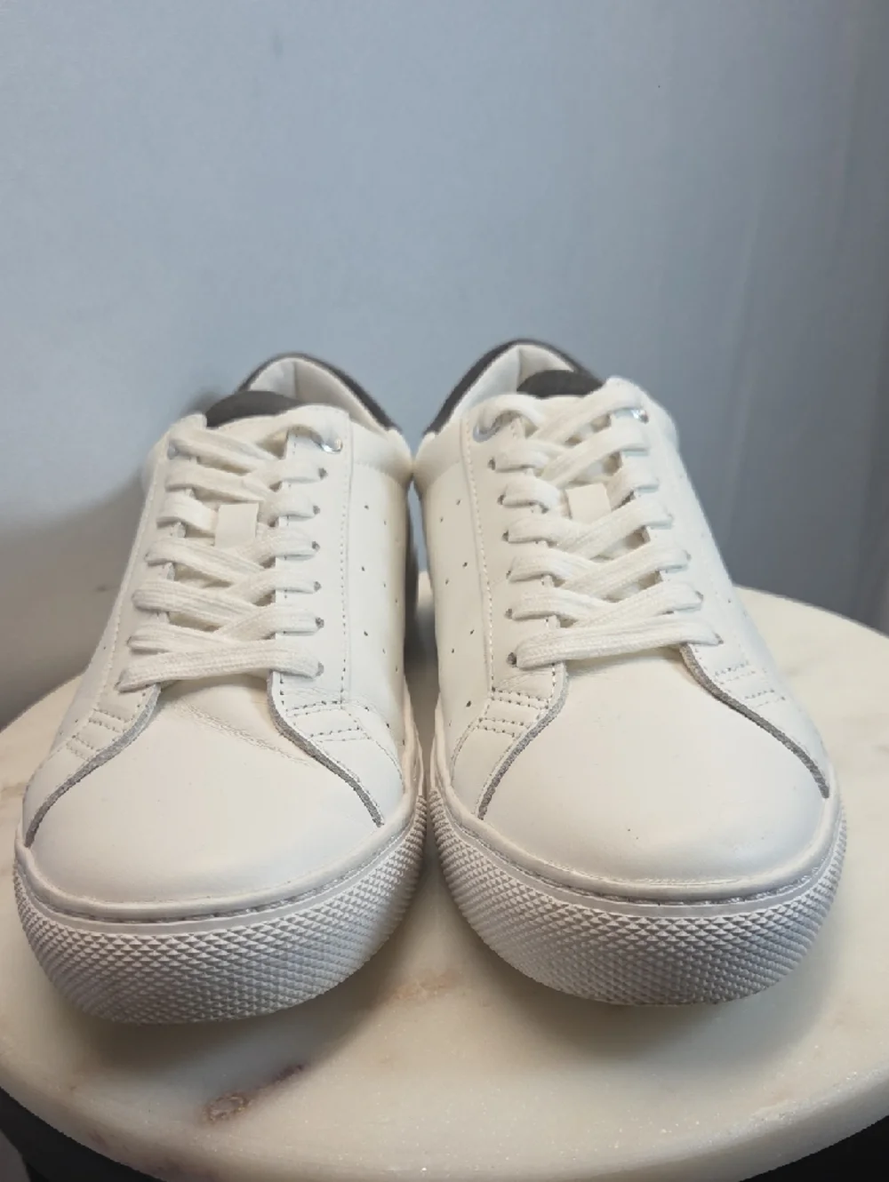 J. Crew White Leather Low-Top Saturday Sneakers With Gray Heel Size 9